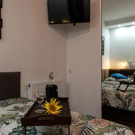 Apartament Crooked Stairs Zielona Gora  Exterior photo